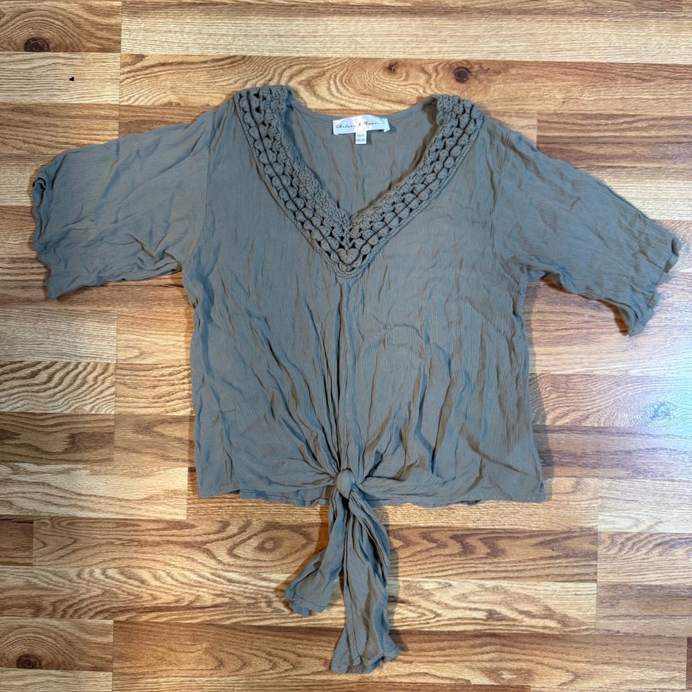 Chelsea & Theodore Women Olive Green Crochet V-Neck Tie Front Blouse Size Medium
